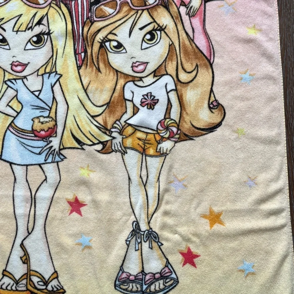 Vintage Y2K LIL BRATZ Funk House Beach Towel Great Condition
